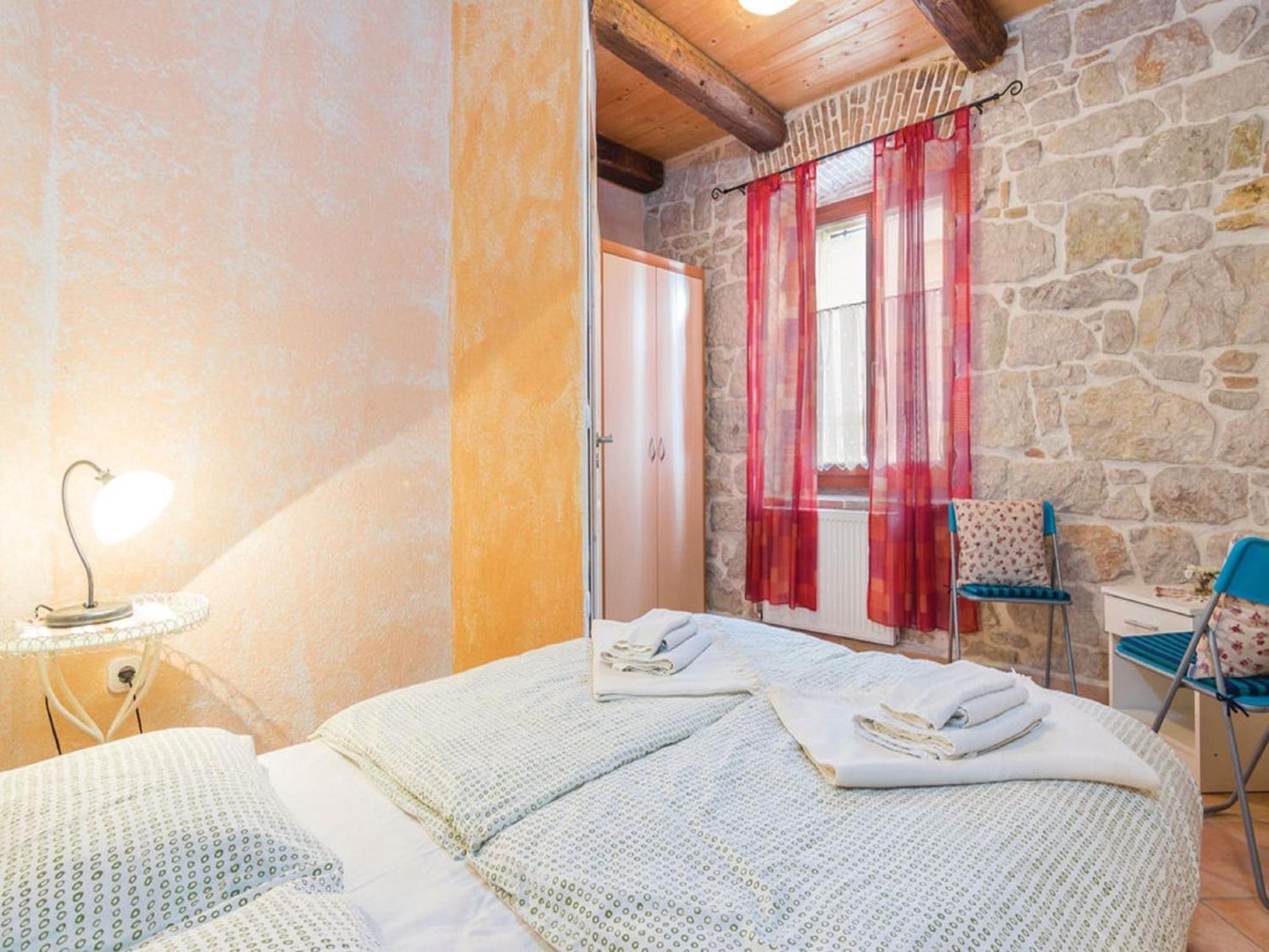 Rustic Holiday Home In Vrsar With Garden Exteriör bild
